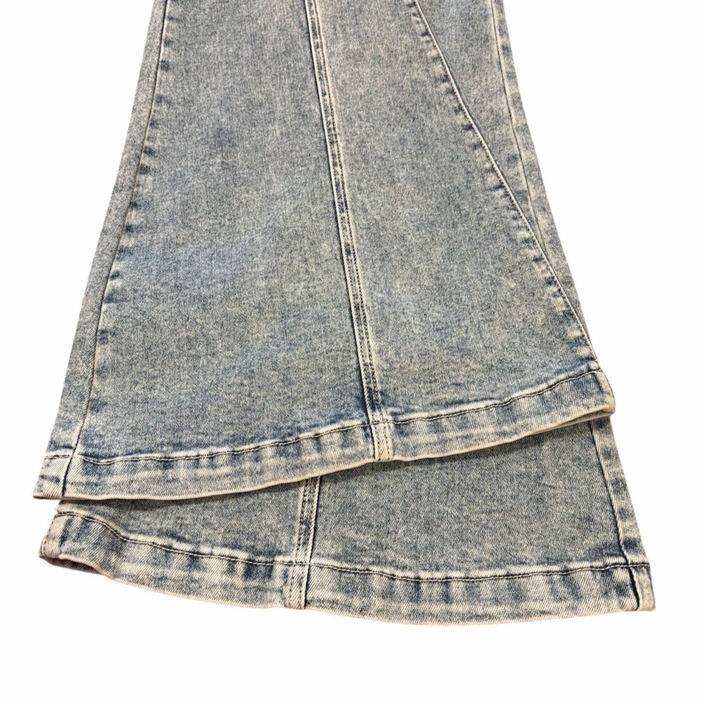 Saige High Rise Flare Jeans Size 11/30 Acid Wash Vertical Seam Detail Stretch - Picture 9 of 12